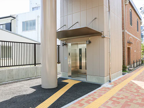 八幡駅のエレベーター