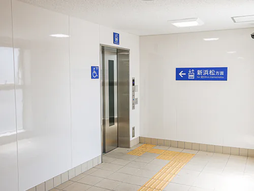 八幡駅のエレベーター