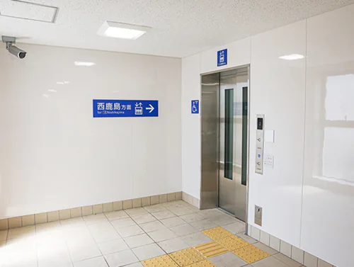 八幡駅のエレベーター