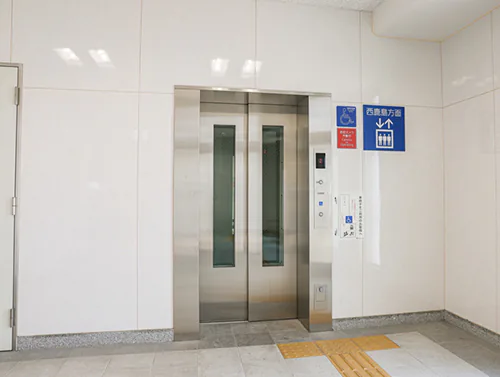 上島駅のエレベーター