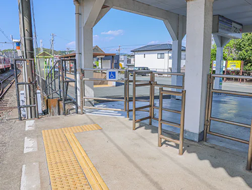 西鹿島駅の平面移動